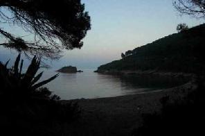 Xtrallusion photo gallery of Italy. Photos, pictures, images and photographs of the Italian Rivieras, the Italian Lakes, the Italian Alps, the Cinque Terre, the Amalfi coast and some of the most beautiful corners of Italy. Plus photos of Italian cities such as Pisa, Milan, Genoa and Rome.